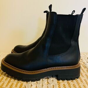 Women’s  Sam Edelman Laguna Chelsea Black  Leather Waterproof Boots Size 8.5